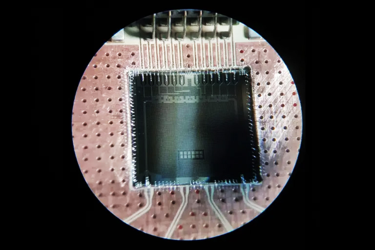 科学家实现肉眼可见量子物体，突破量子技术新边界